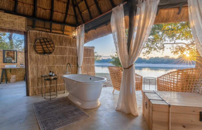 Time + Tide Mchenja – Luxury Bathroom