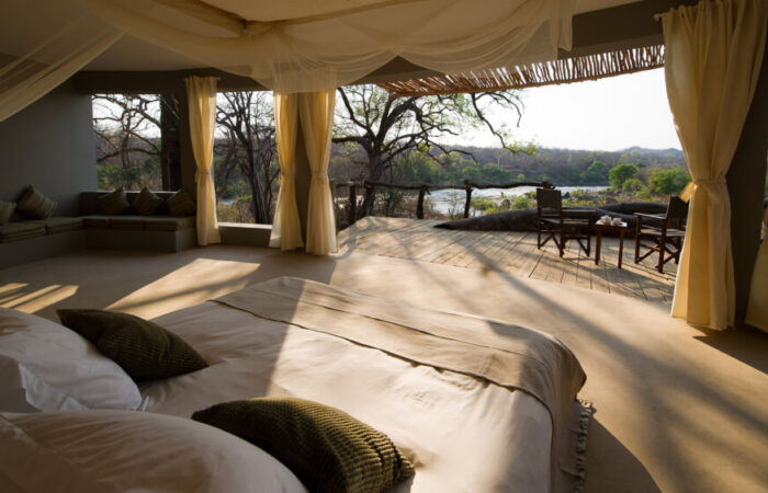 Mkulumadzi Lodge – Luxury Chalet with a river view