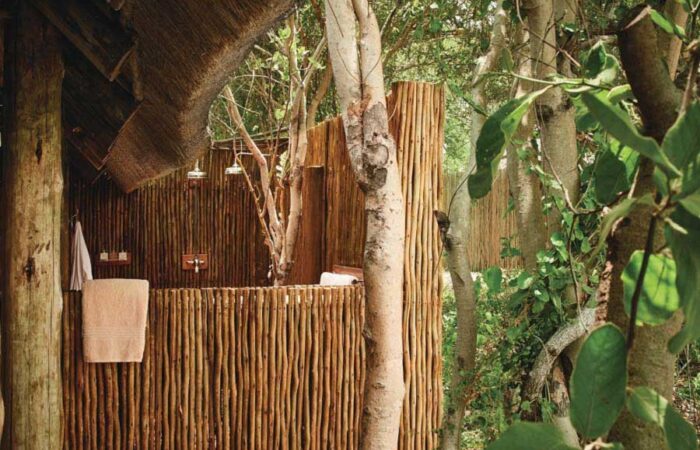 Elephant Lodge – Outdoor Shower